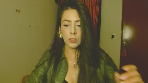 Snapshot of ela_3611 chatting on October 16, 5:10 am ela_3611 online show from October 16, 5:10 am