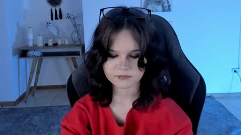 Snapshot of elainebeness chatting on December 10, 6:17 pm Your sweet girl online show from December 10, 6:17 pm
