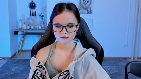 Snapshot of elainebeness chatting on February 4, 7:22 pm Your sweet girl online show from February 4, 7:22 pm