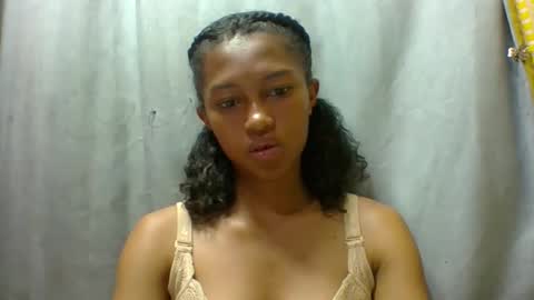 Snapshot of elaliealdy chatting on October 15, 6:05 am elaliealdy online show from October 15, 6:05 am