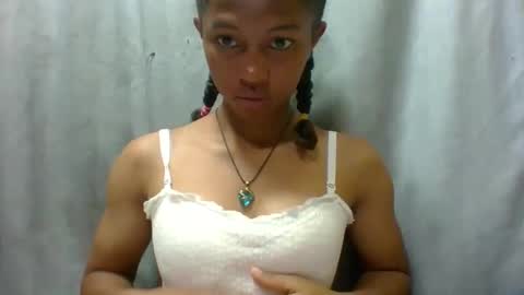 Snapshot of elaliealdy chatting on September 17, 6:33 am elaliealdy online show from September 17, 6:33 am