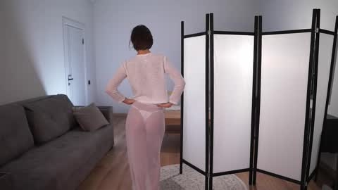 Snapshot of elannand chatting on October 28, 6:08 am ELA 3 online show from October 28, 6:08 am