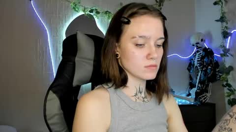 elastikiss online show from April 25, 1:41 pm