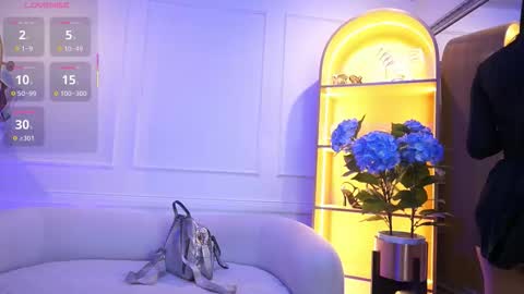 Snapshot of elasummeer chatting on September 15, 12:02 pm Elasummeer online show from September 15, 12:02 pm