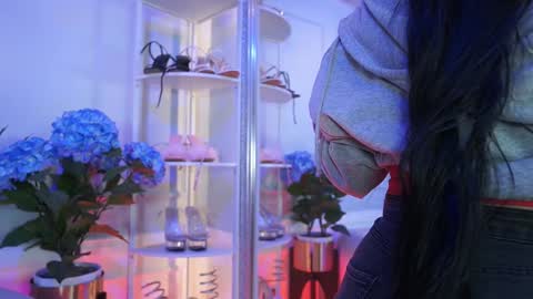 Elasummeer online show from March 12, 12:30 pm