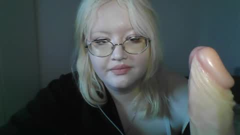 elayne_sweet online show from April 22, 6:21 am