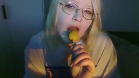 elayne_sweet online show from June 11, 6:10 am