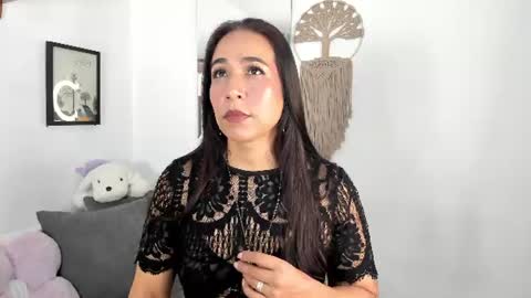 Electra- Please help me reach 100 likes online show from June 11, 12:32 am