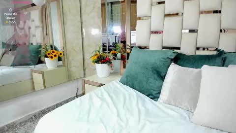 Electra  online show from March 12, 6:10 pm