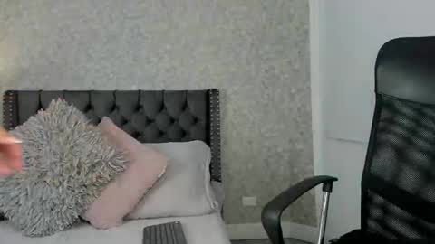 Elektraaa  online show from April 10, 1:17 pm