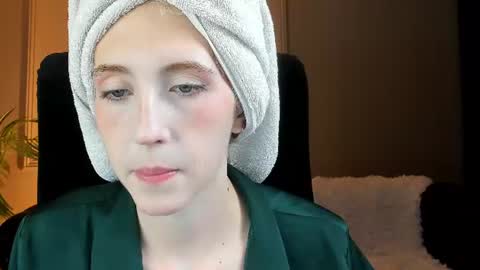 Elen  online show from July 2, 5:24 am