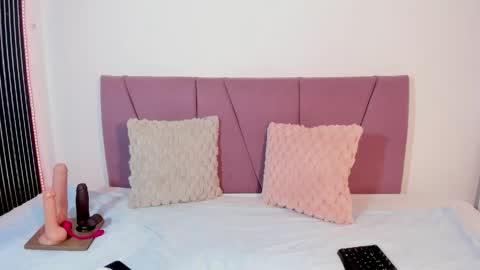 elena_wolff online show from April 25, 7:44 pm