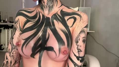 Mia online show from April 20, 6:11 pm