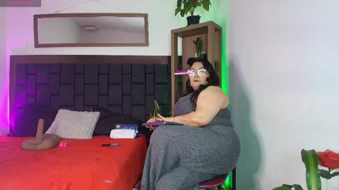 elenna_boobs_ online show from April 8, 3:08 am