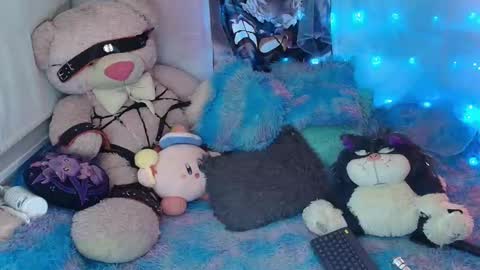 miu  online show from March 4, 2:18 am