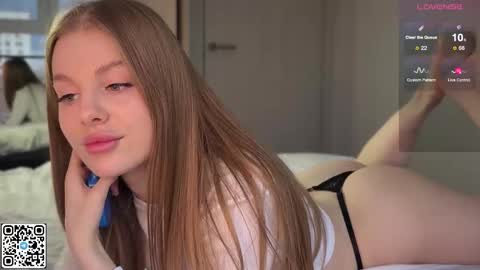 Elizabeth Lizi online show from October 29, 1:15 pm