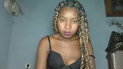 Snapshot of elia011 chatting on January 17, 5:19 pm elia011 online show from January 17, 5:19 pm