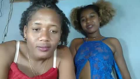 Snapshot of elia011 chatting on February 9, 10:54 pm elia011 online show from February 9, 10:54 pm