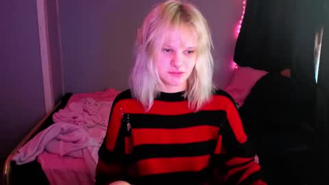 elieiza_xo online show from April 19, 10:04 am