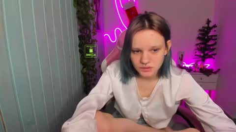 elieiza_xo online show from January 8, 10:30 am