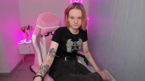 Snapshot of elieiza_xo chatting on October 12, 3:42 am elieiza_xo online show from October 12, 3:42 am