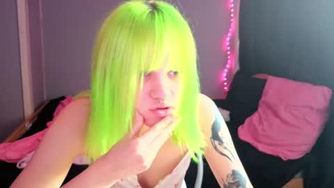 elieiza_xo online show from April 22, 8:55 am