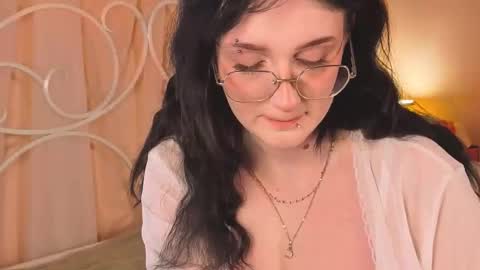 Ellie online show from October 3, 5:23 am