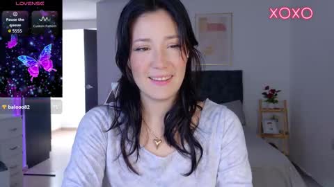 eliiih_ online show from November 3, 3:49 pm