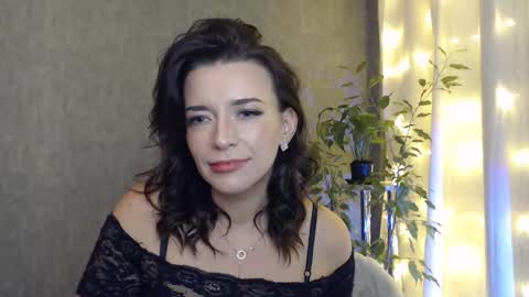 Snapshot of elinapretty chatting on December 28, 11:59 pm Elina online show from December 28, 11:59 pm