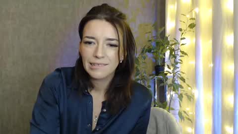 Snapshot of elinapretty chatting on December 29, 11:50 pm Elina online show from December 29, 11:50 pm