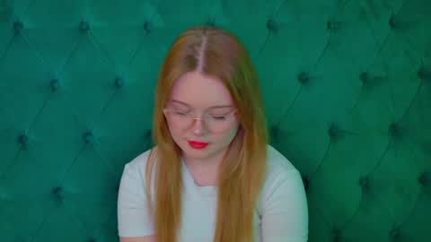 elinavale online show from April 23, 5:15 pm