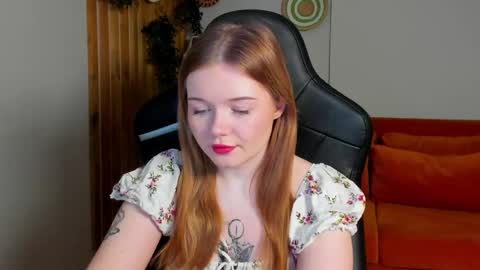 elinavale online show from April 26, 5:10 pm