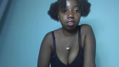 elisa821456 online show from March 6, 3:29 pm