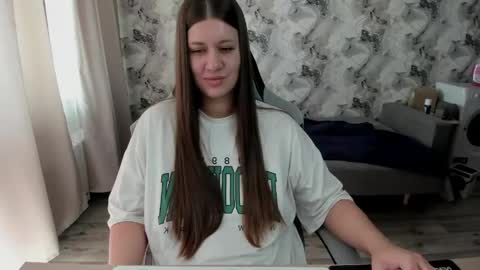 Aletta Oushen online show from April 22, 9:06 am