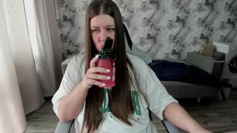 Aletta Oushen online show from April 19, 9:09 am