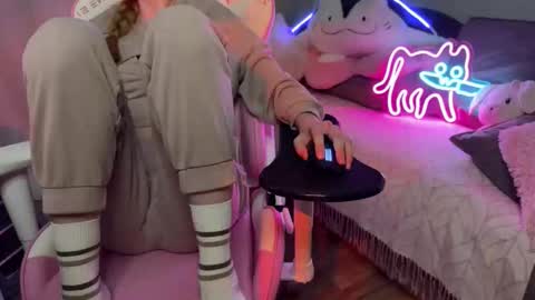 Elisa North online show from September 28, 11:59 am