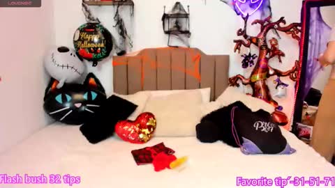 Snapshot of elisabeth_swan chatting on October 19, 6:10 pm Elizabeth online show from October 19, 6:10 pm
