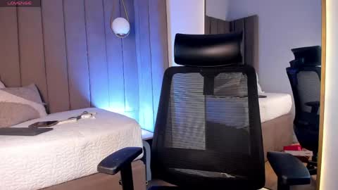 Elise diamond online show from April 22, 4:04 pm