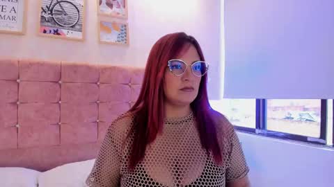 Snapshot of elise_leyton chatting on March 2, 11:41 am ELISE LEYTON online show from March 2, 11:41 am