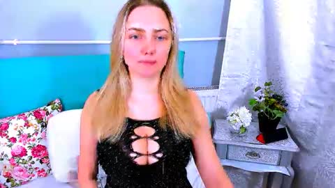 Elise online show from February 12, 10:50 am