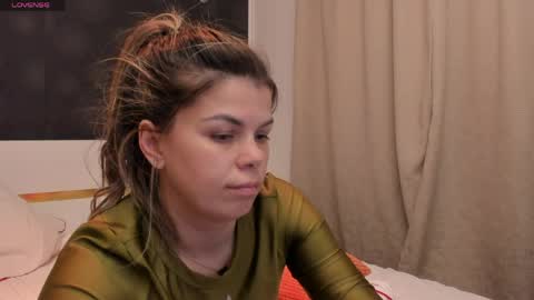 Elly online show from April 23, 8:33 pm