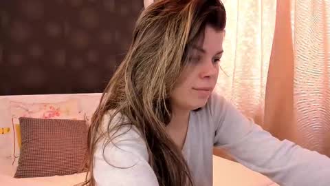 Snapshot of elisetyler89 chatting on February 24, 8:58 am Elly online show from February 24, 8:58 am
