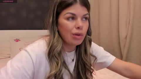 Elly online show from April 26, 8:06 pm