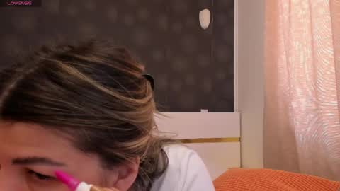 Elly online show from April 25, 10:40 am