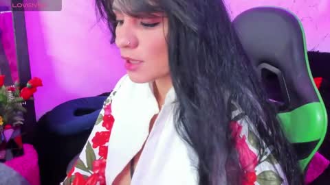 E L I S S A online show from April 23, 2:52 am