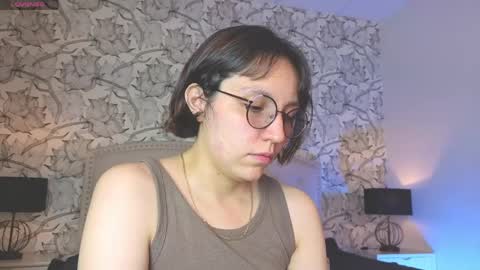 Eliza online show from April 23, 7:49 pm