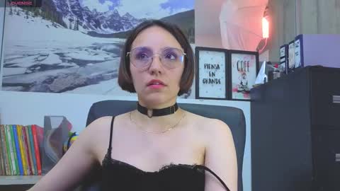 Eliza online show from February 28, 9:03 pm