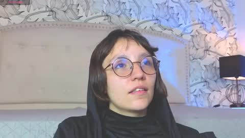 Eliza online show from April 21, 1:42 am