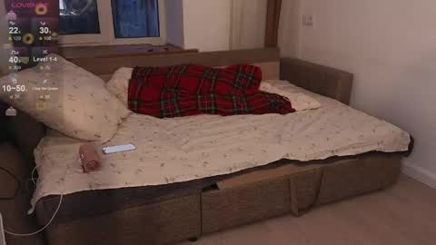 Elizabeth online show from April 15, 7:58 pm