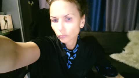 Elizabethangel online show from October 15, 5:48 pm